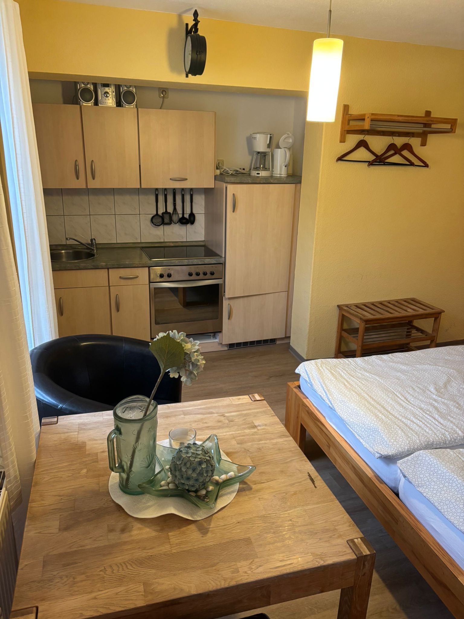 Küchenzeile - Doppelbett